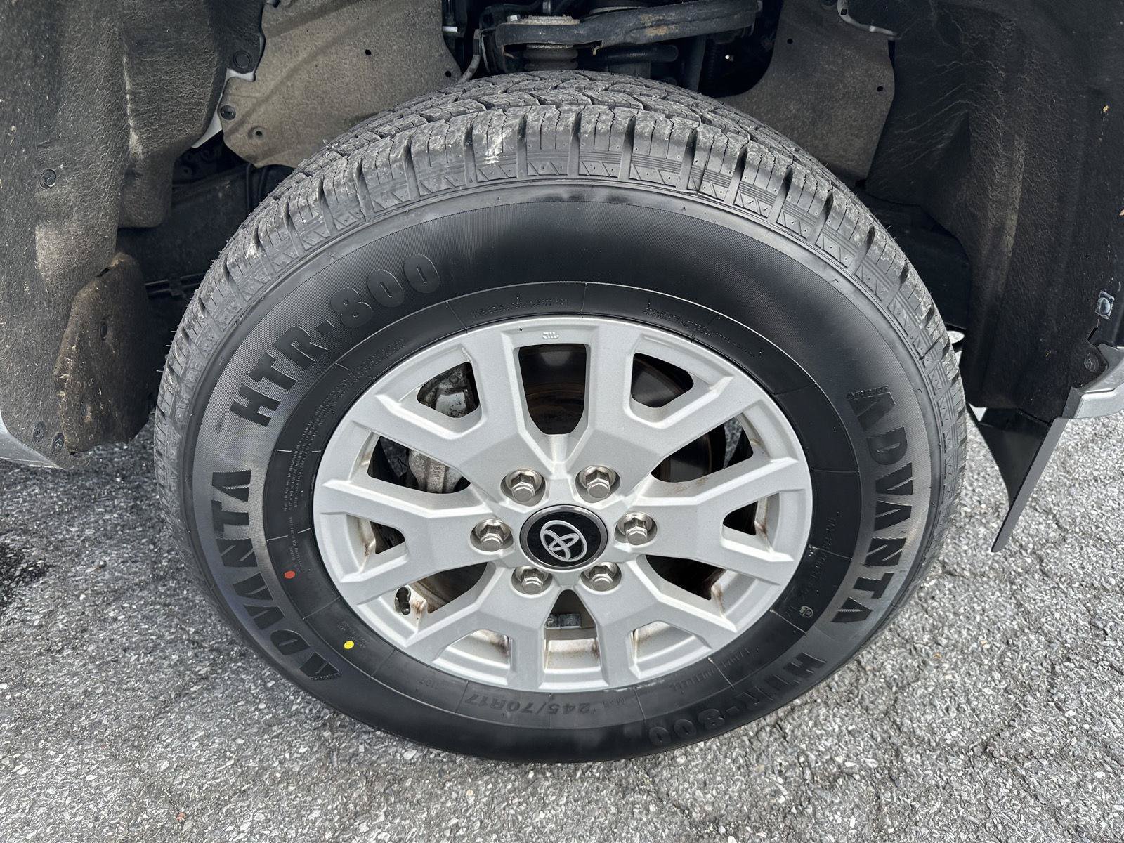 Used 2024 Toyota Tacoma SR5 AWD/4WD image 12