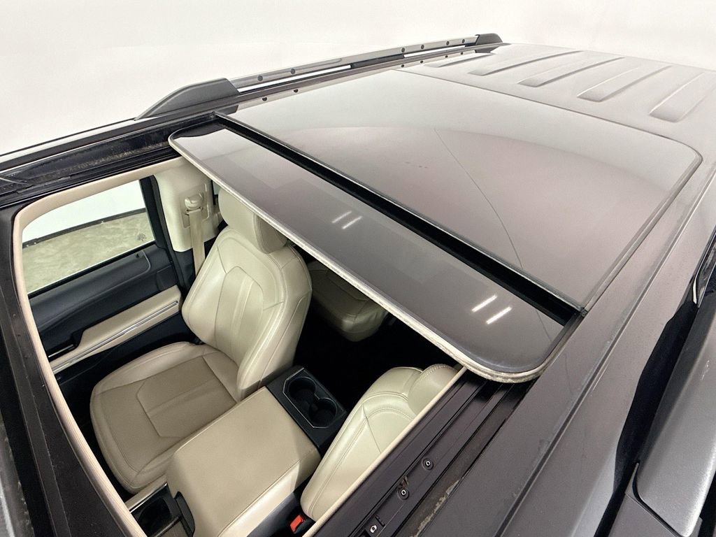 Used 2024 Ford Expedition Limited image 14