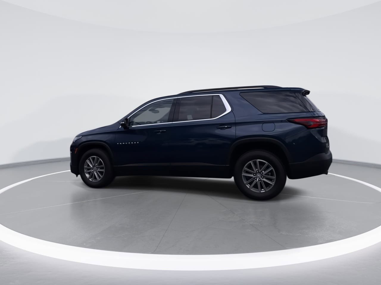 Used 2023 Chevrolet Traverse LT image 4