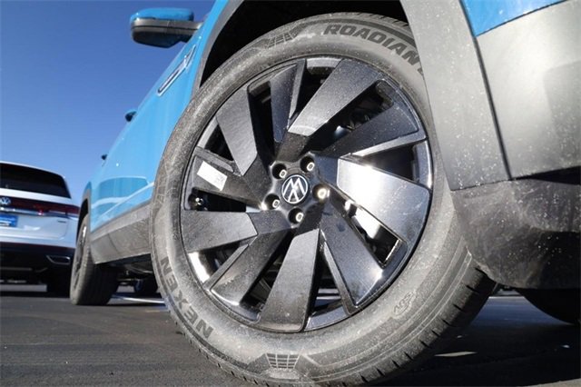 New 2025 Volkswagen Atlas Cross Sport SE image 4