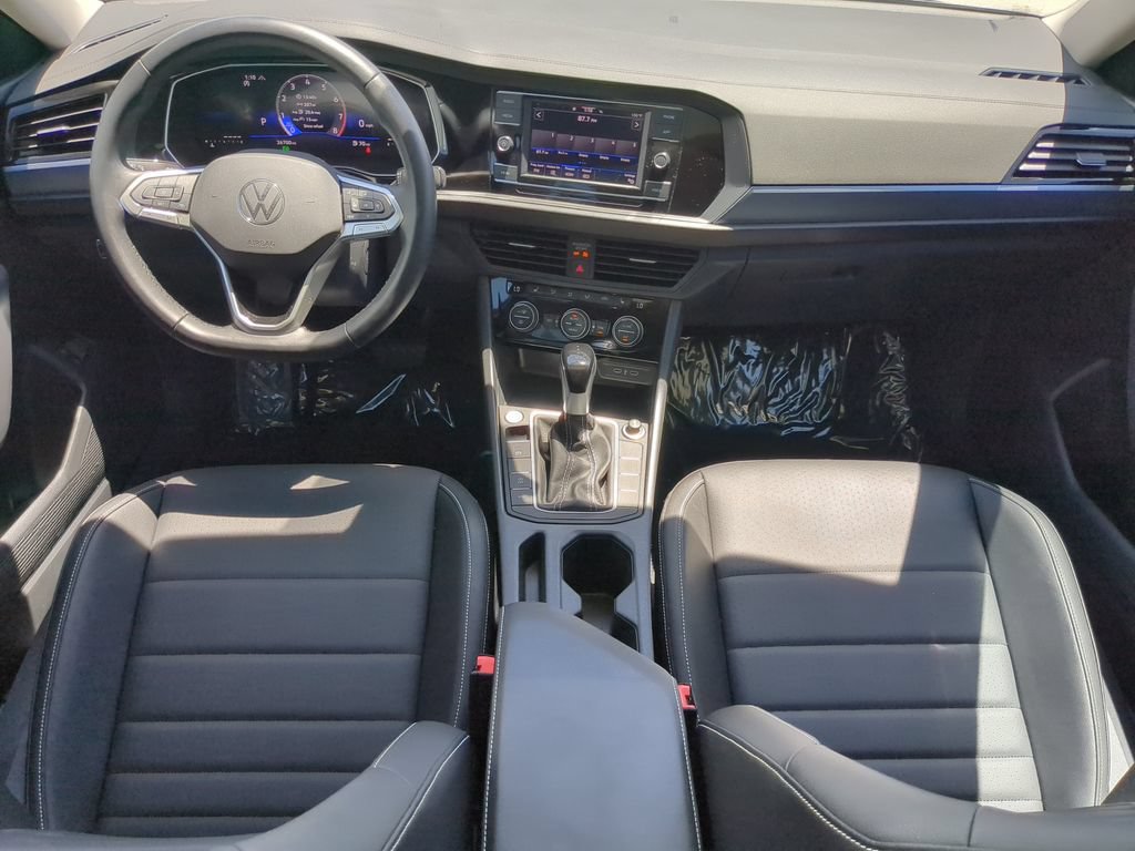 Certified 2024 Volkswagen Jetta SE w/ Panoramic Sunroof Package FWD image 13
