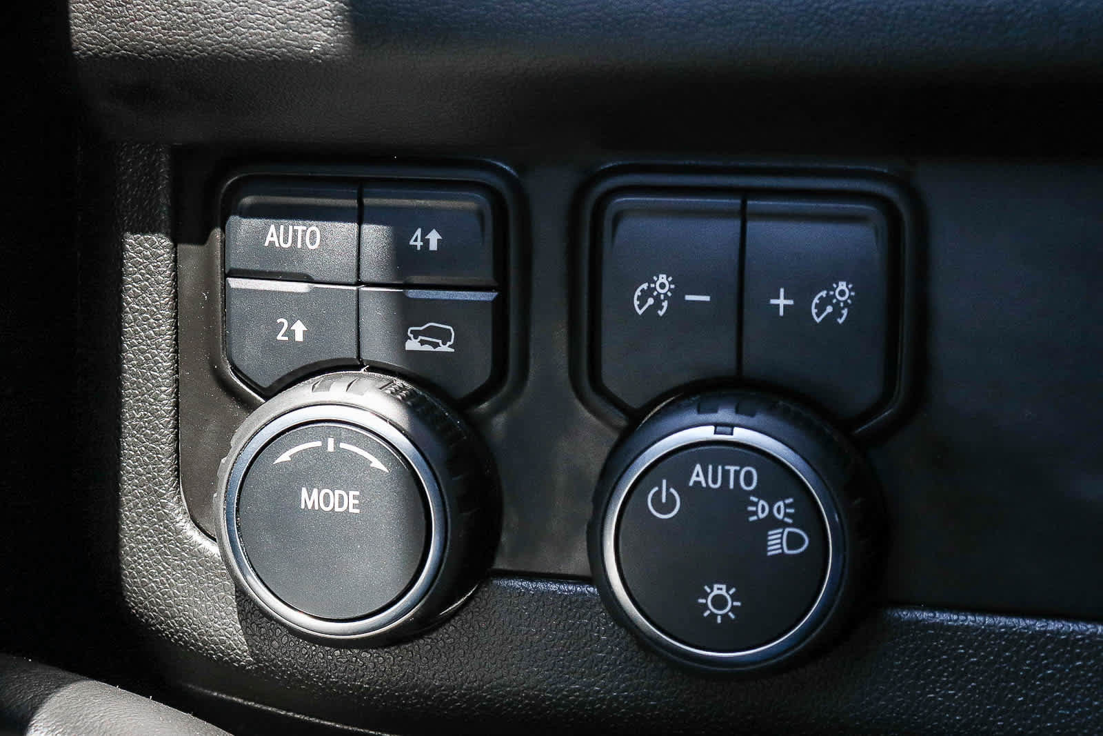 Used 2024 Chevrolet Suburban LT AWD/4WD image 33