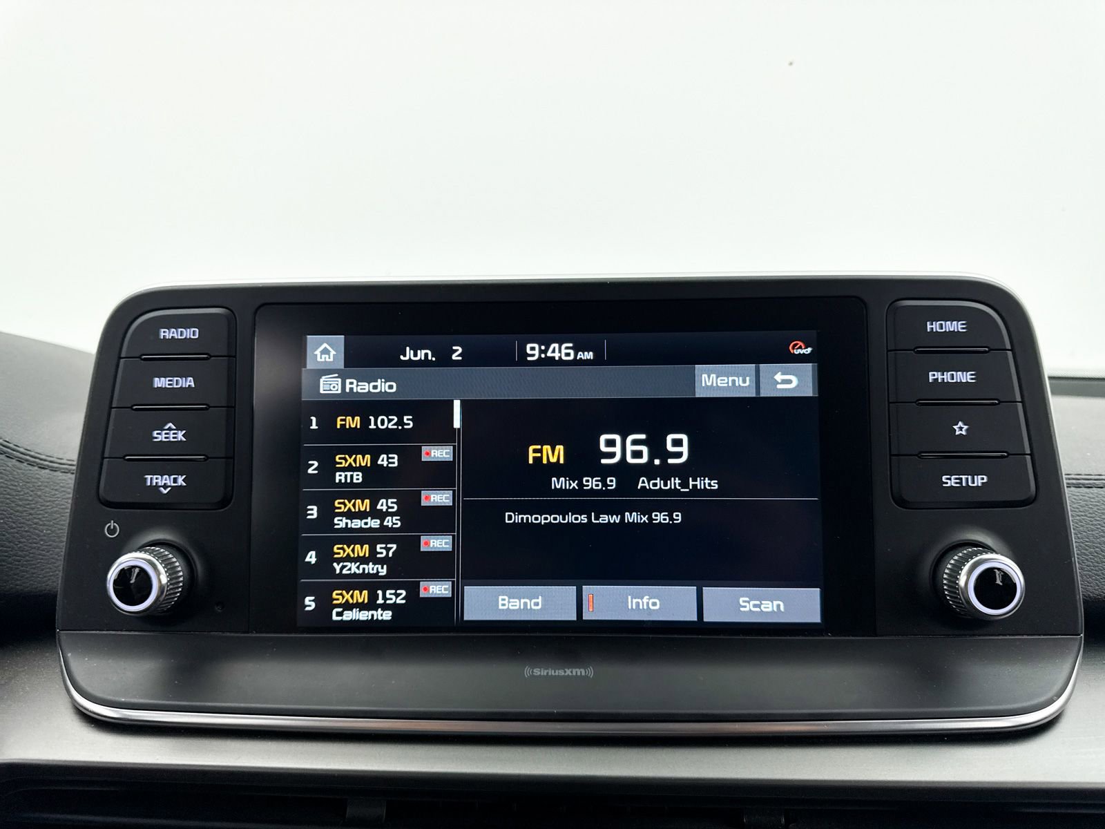Used 2021 Kia Telluride LX FWD image 4