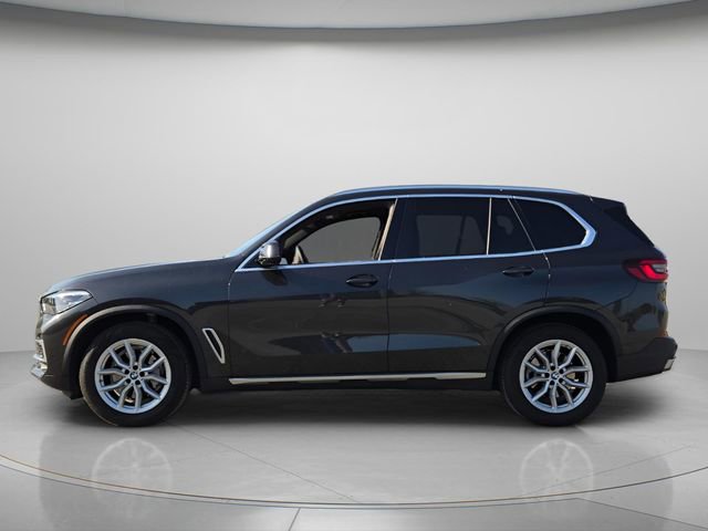 Used 2022 BMW X5 xDrive40i w/ Parking Assistance Package AWD/4WD image 3