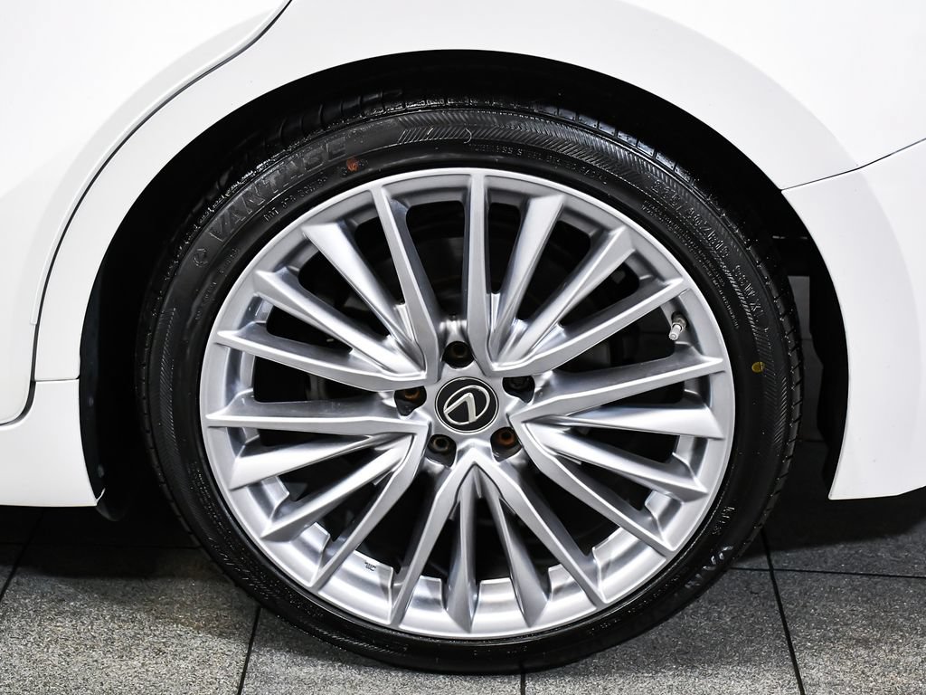 Used 2022 Lexus IS 300 AWD w/ Premium Package image 8