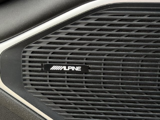 Used 2024 Jeep Wagoneer L Series II RWD image 25