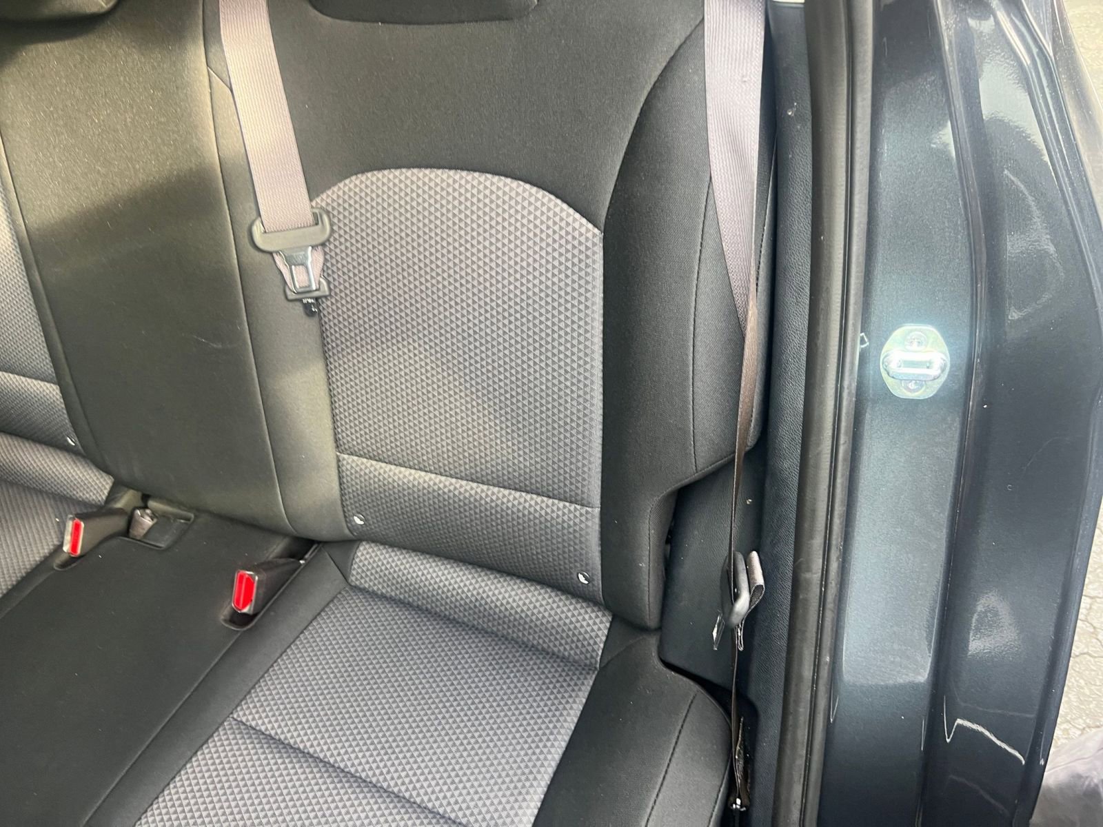 Used 2025 Kia Soul LX w/ LX Technology Package FWD image 32