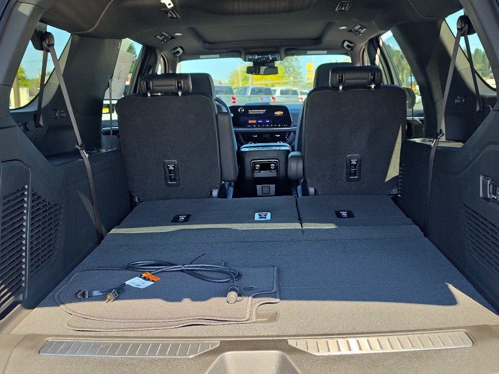 New 2026 Chevrolet Suburban RST w/ RST Capability Package AWD/4WD image 10