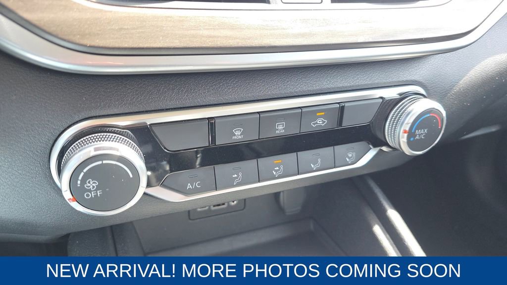 Used 2025 Nissan Altima 2.5 SV image 19