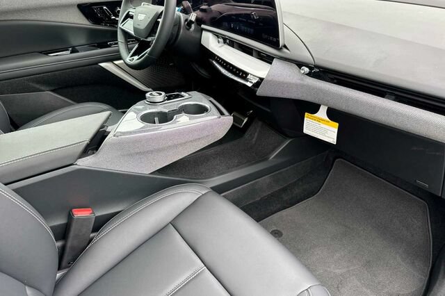 New 2027 Cadillac Optiq Sport w/ LPO, Floor Liner Package AWD/4WD image 16