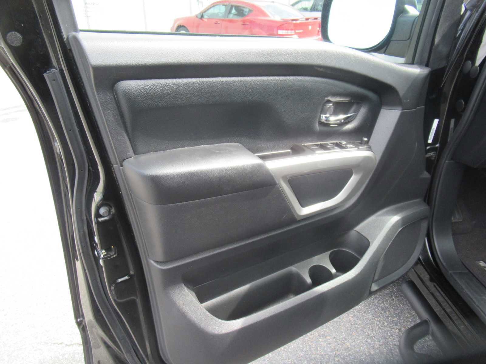 Used 2023 Nissan Titan SV w/ Accessory Utility Package image 14