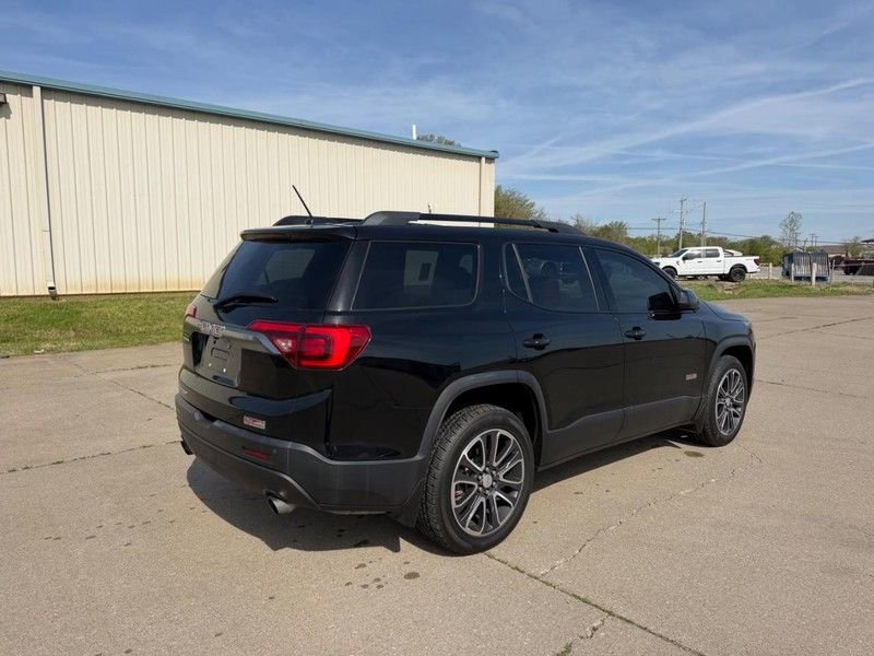 Used 2018 GMC Acadia SLT w/ LPO, Protection Package AWD/4WD image 3