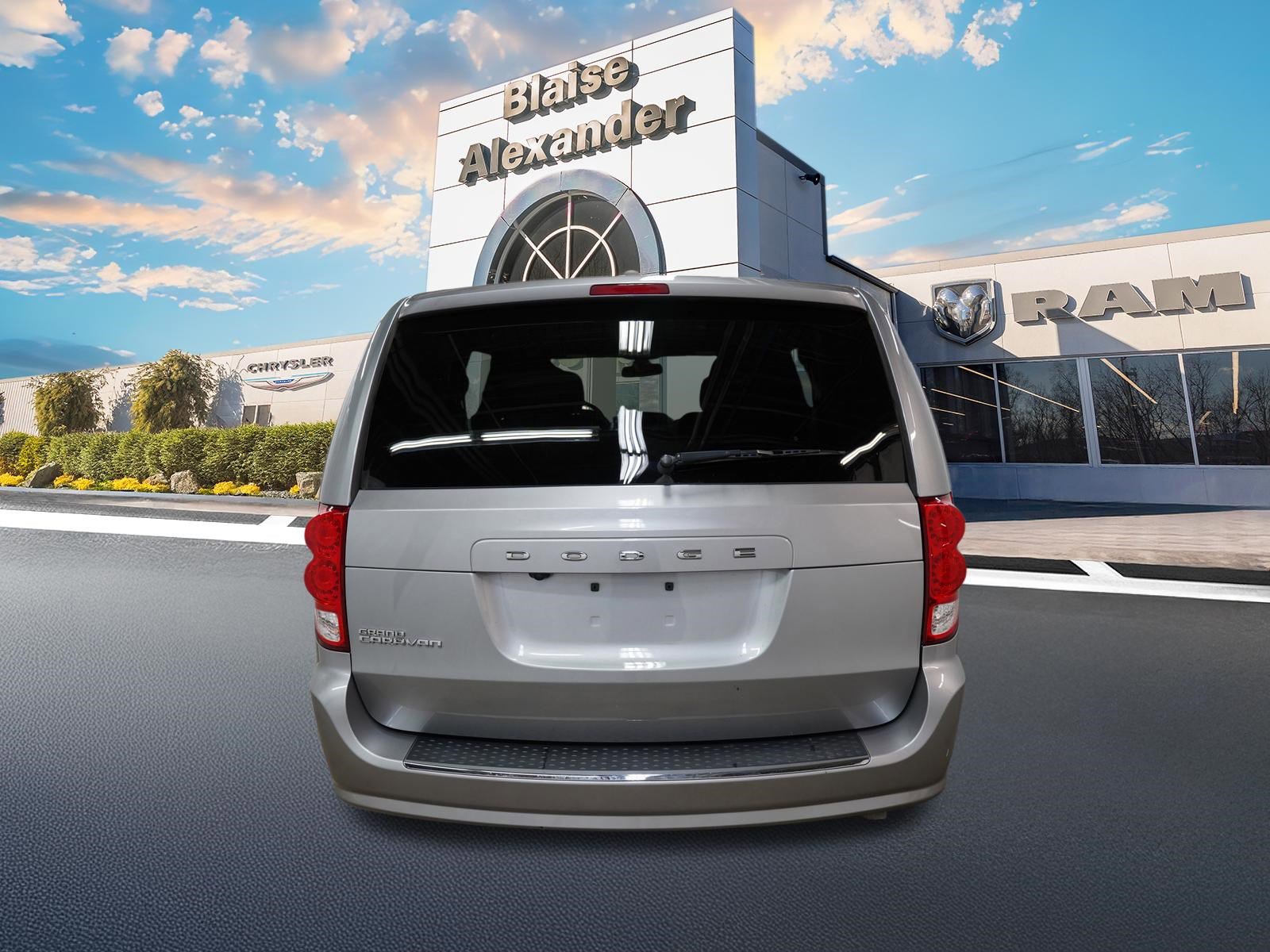 Used 2019 Dodge Grand Caravan SE FWD image 5