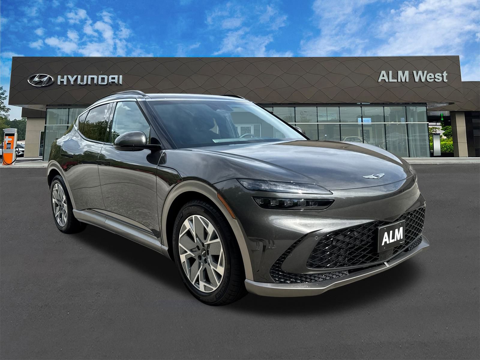 Used 2025 Genesis GV60 RWD image 3