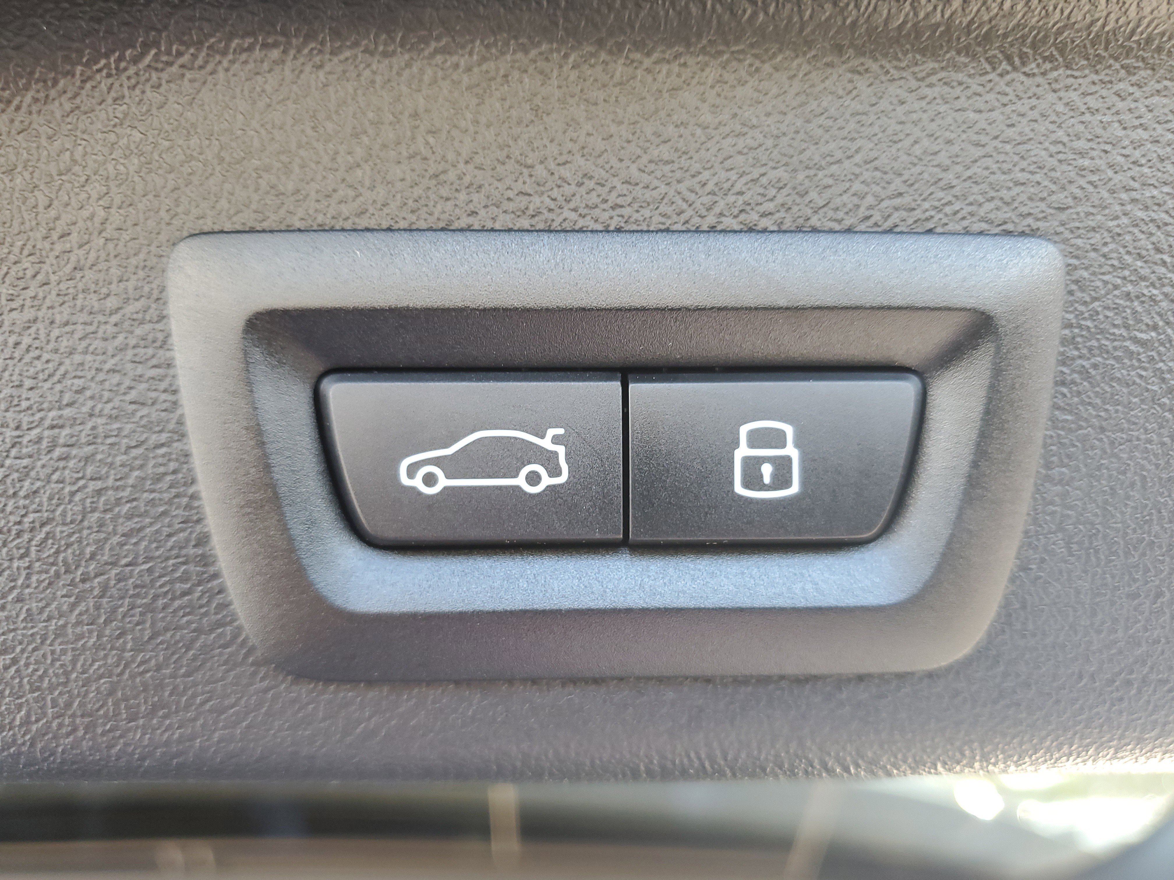 New 2026 BMW X5 xDrive50e w/ Executive Package image 9