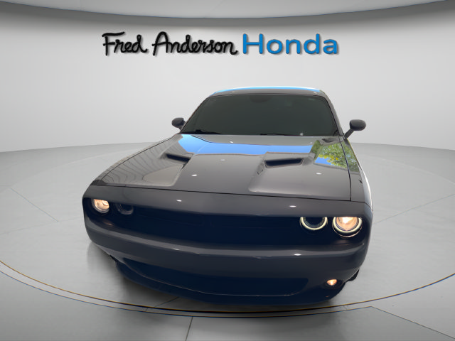 Used 2019 Dodge Challenger SXT w/ Blacktop Package RWD image 3