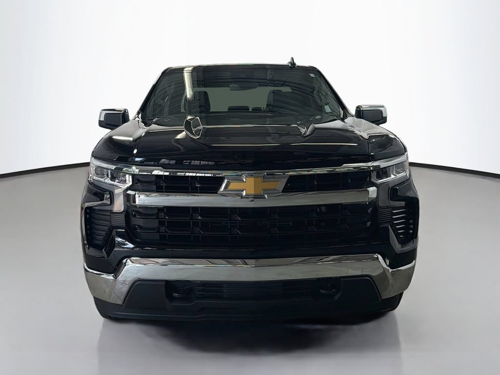 Used 2024 Chevrolet Silverado 1500 LT AWD/4WD image 2