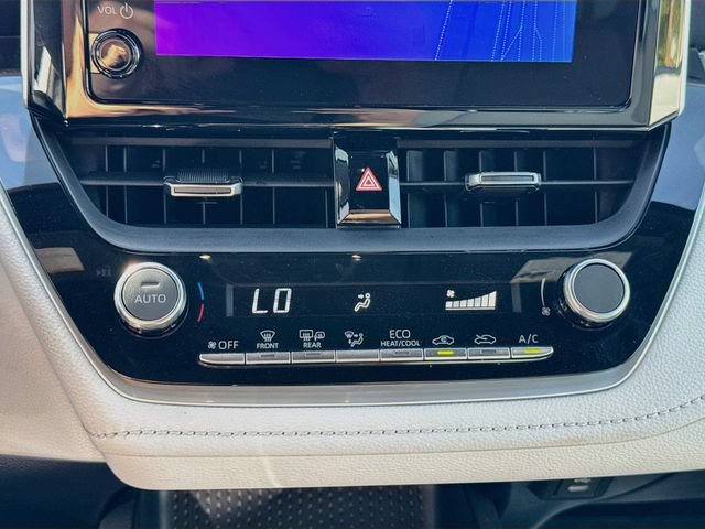 Used 2023 Toyota Corolla SE w/ SE Premium Package FWD image 16