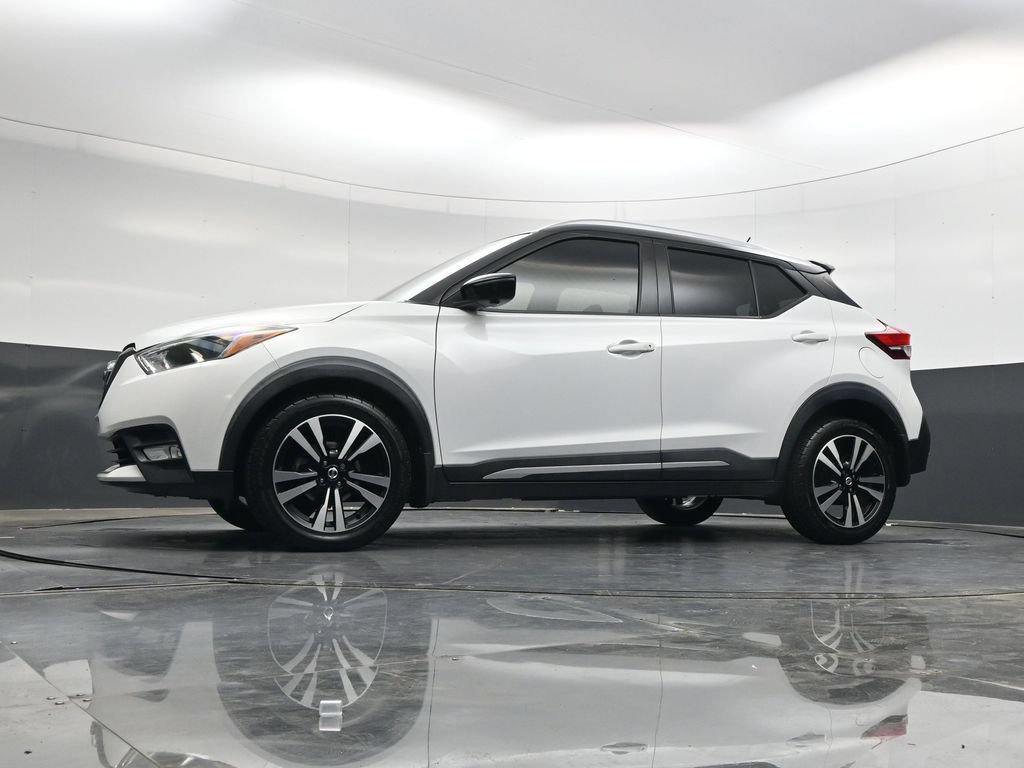 Used 2018 Nissan Kicks SR w/ Premium Package FWD image 32