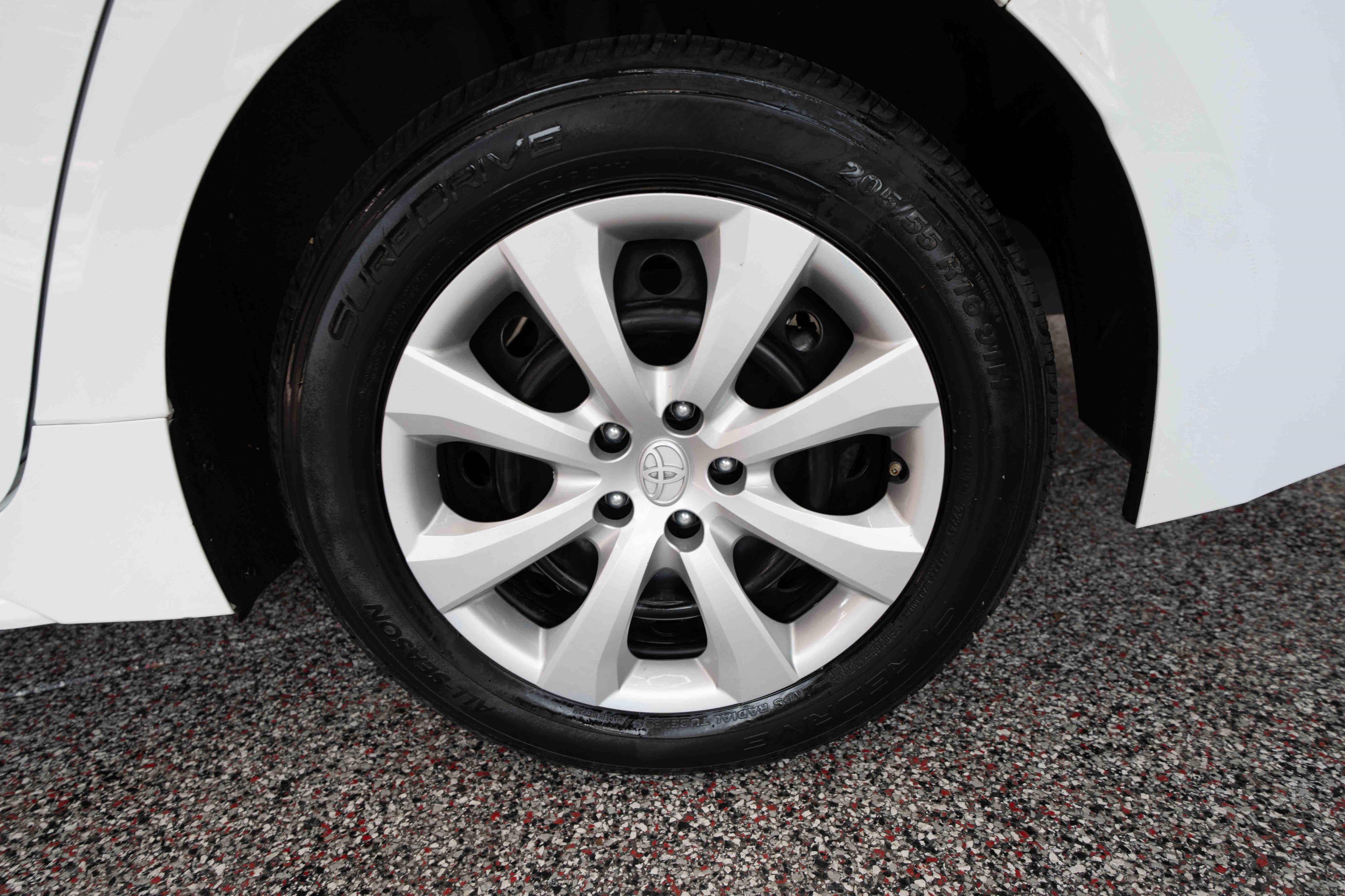 Used 2024 Toyota Corolla LE image 28