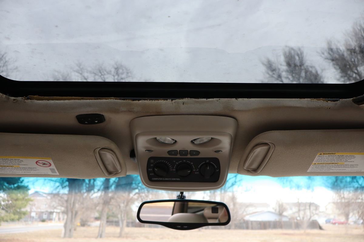 Used 2002 Chevrolet Suburban 2500 LT image 31