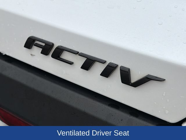 Used 2025 Chevrolet Equinox ACTIV w/ Safety and Technology Package AWD/4WD image 34
