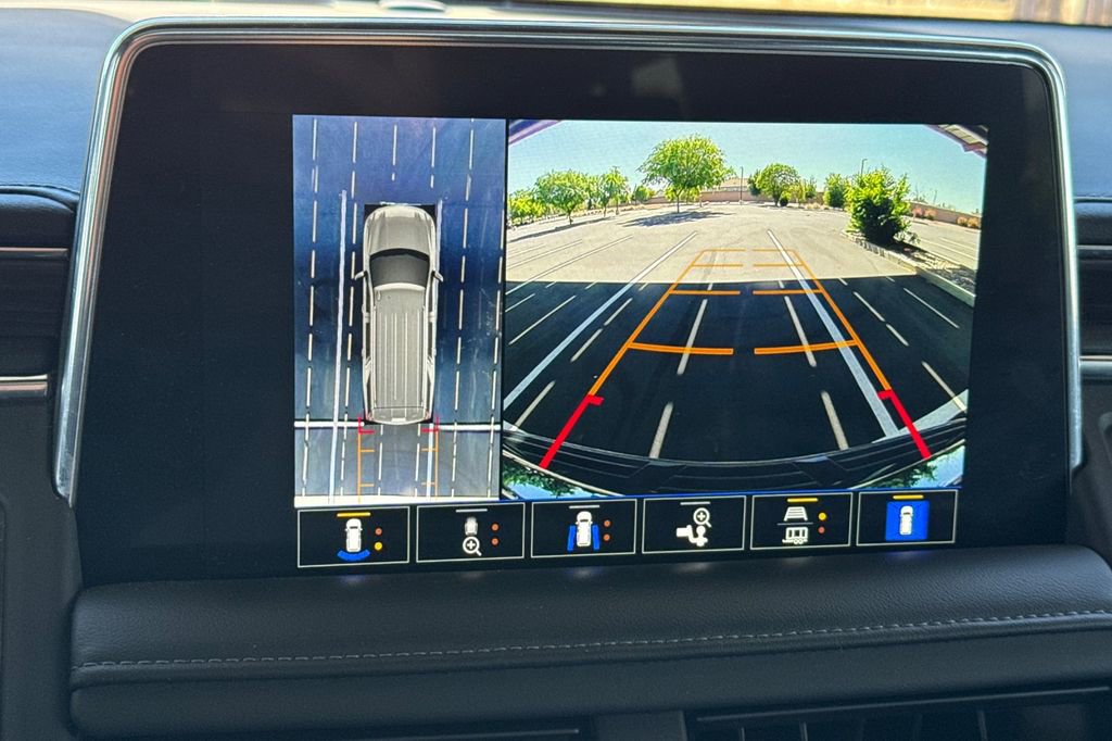 Used 2022 Chevrolet Suburban Z71 w/ Off-Road Capability Package image 30