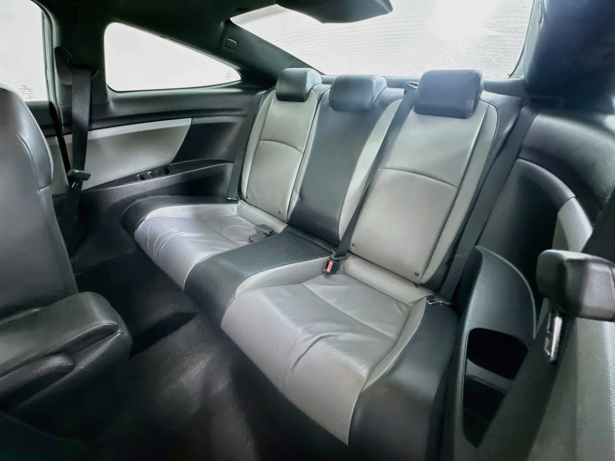 Used 2018 Honda Civic EX-L image 25