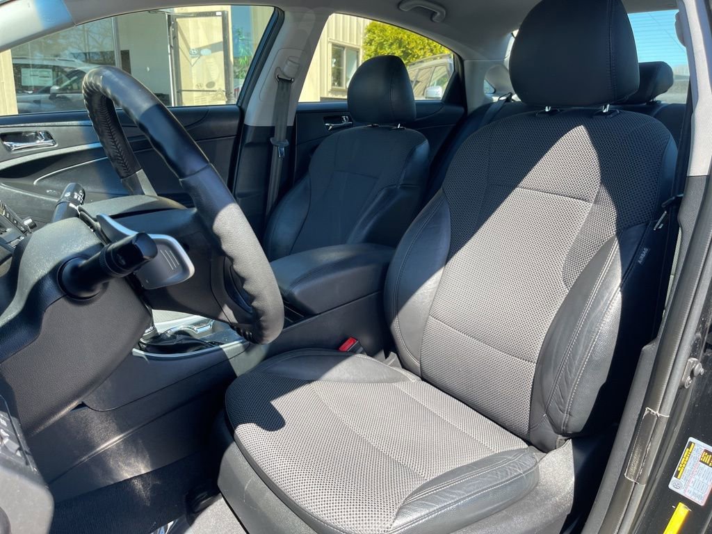 Used 2013 Hyundai Sonata SE image 11