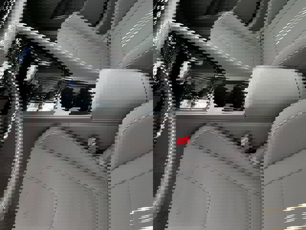 Used 2025 Hyundai Elantra SEL image 34