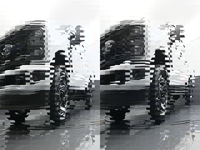 Used 2024 Ford F250 Lariat w/ Sport Appearance Package image 29