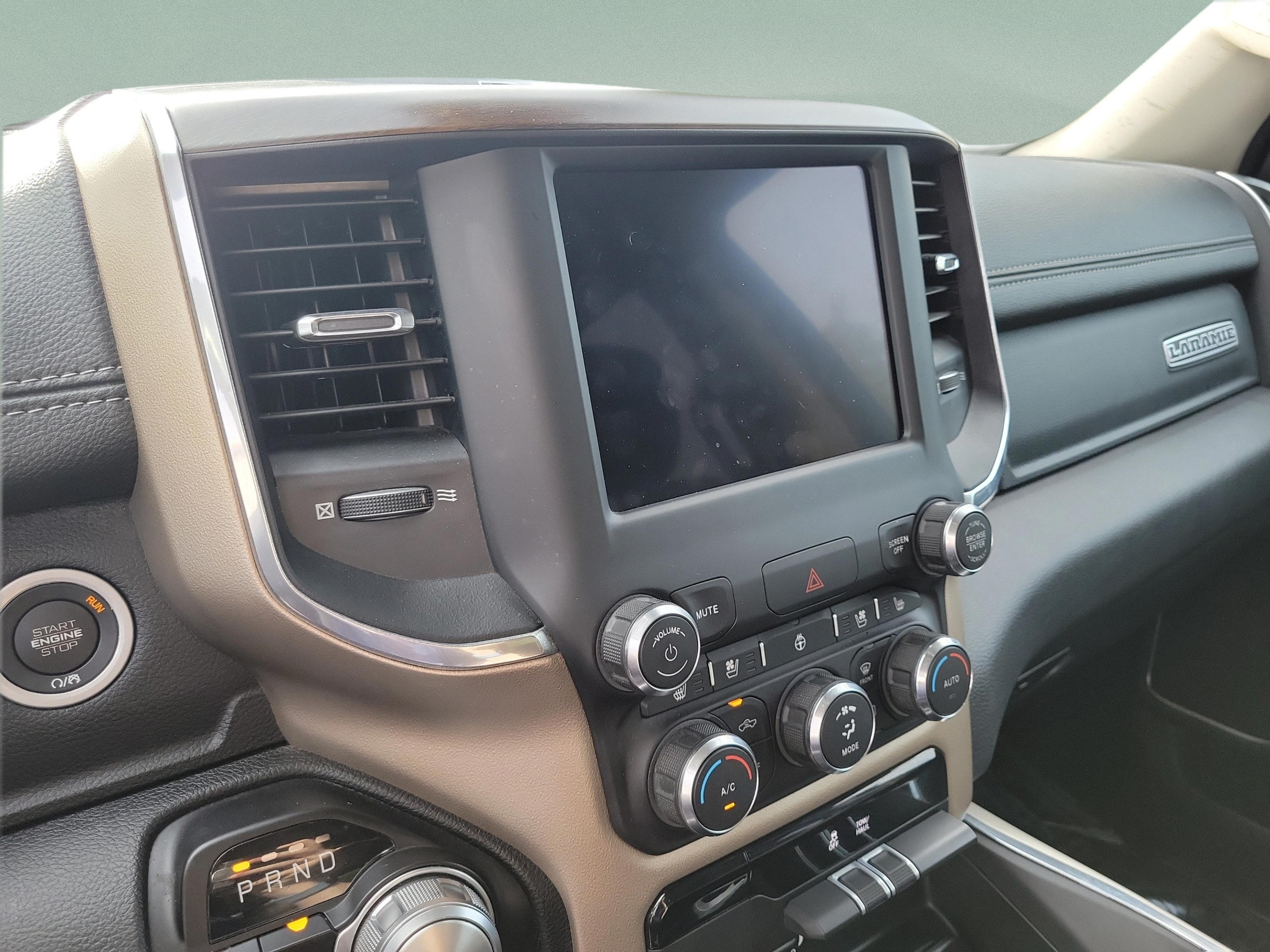 Certified 2022 RAM 1500 Laramie AWD/4WD image 17