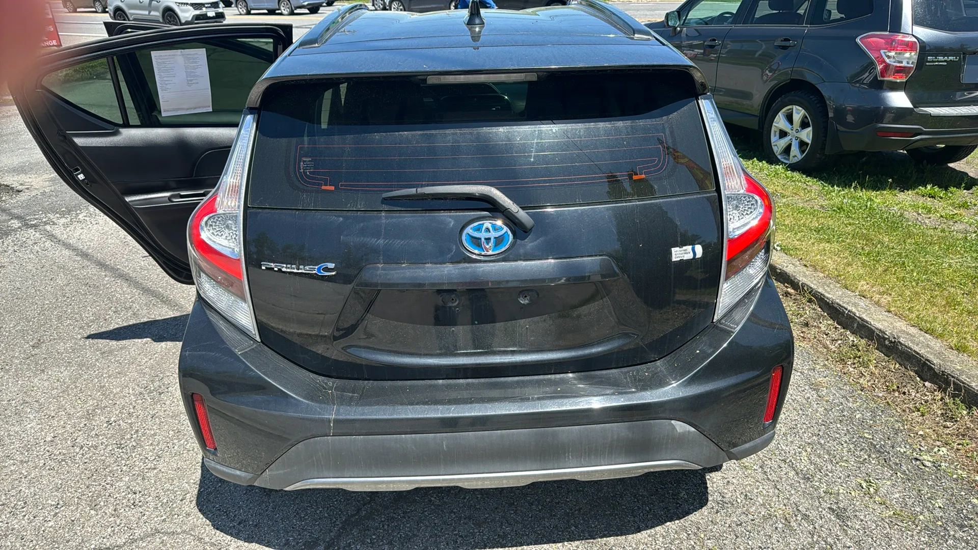 Used 2018 Toyota Prius C One image 10