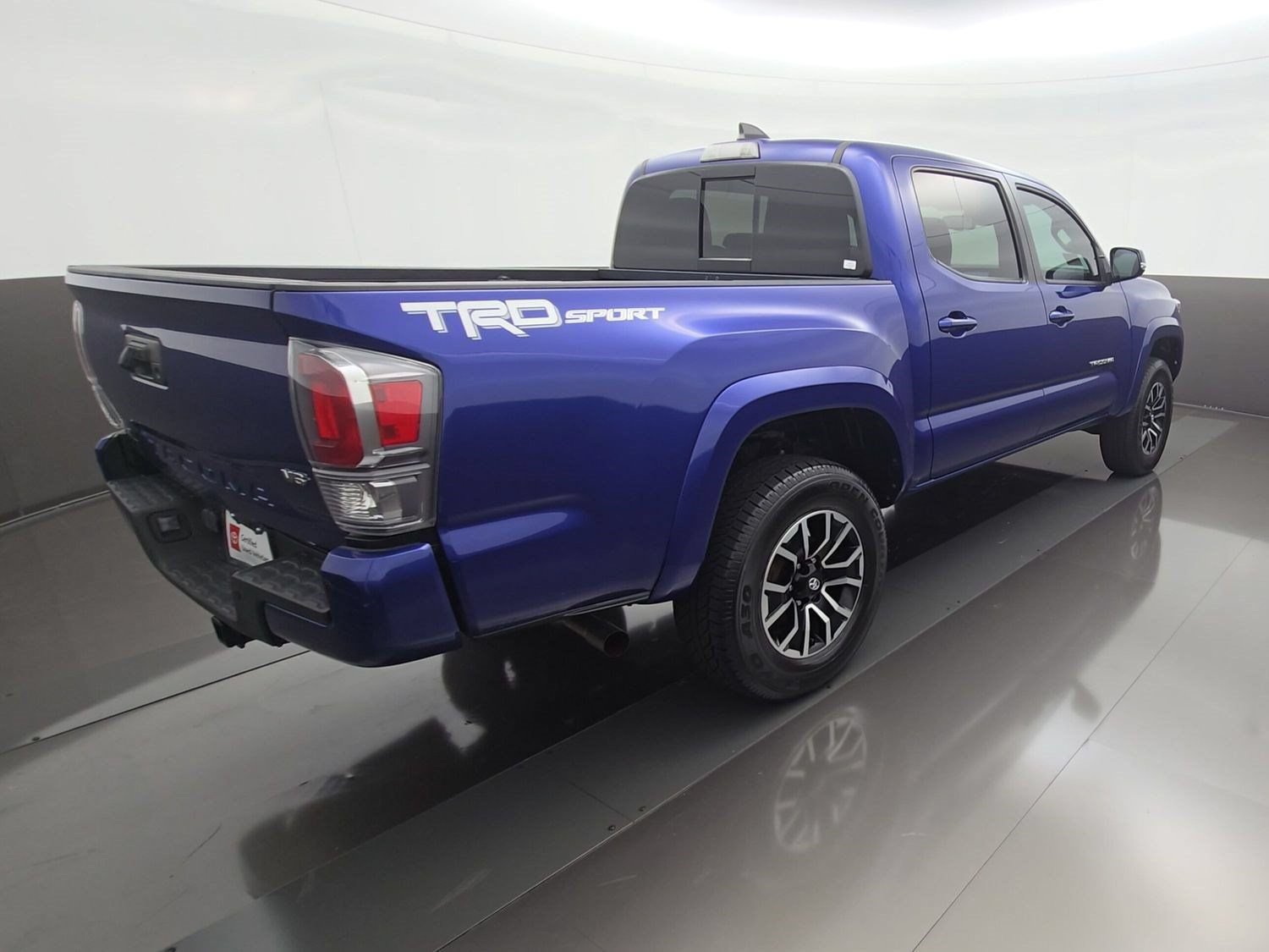 Used 2022 Toyota Tacoma TRD Sport w/ Technology Package RWD image 7