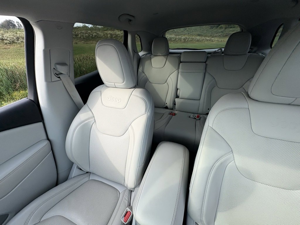 Used 2019 Jeep Cherokee Limited image 43