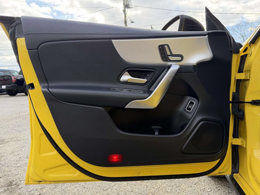 Used 2020 Mercedes-Benz CLA 250 image 35