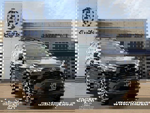 Used 2023 Toyota RAV4 XLE Premium image 1