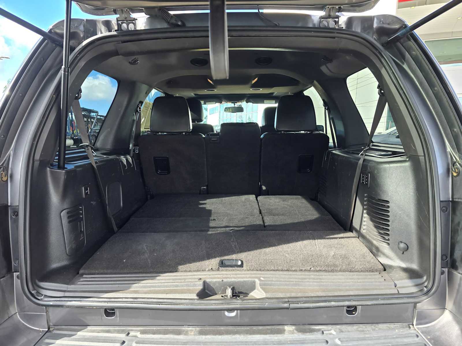 Used 2013 Ford Expedition Limited image 16