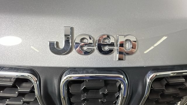 Used 2025 Jeep Compass Sport AWD/4WD image 8
