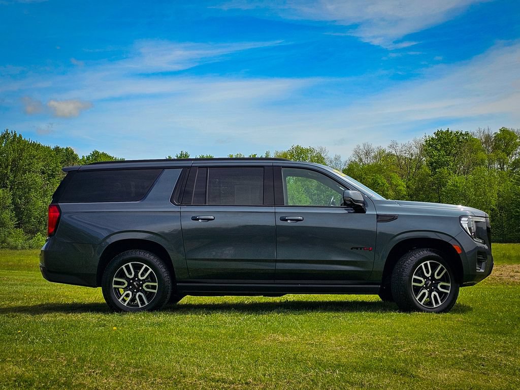 Used 2021 GMC Yukon XL AT4 w/ AT4 Premium Plus Package AWD/4WD image 2
