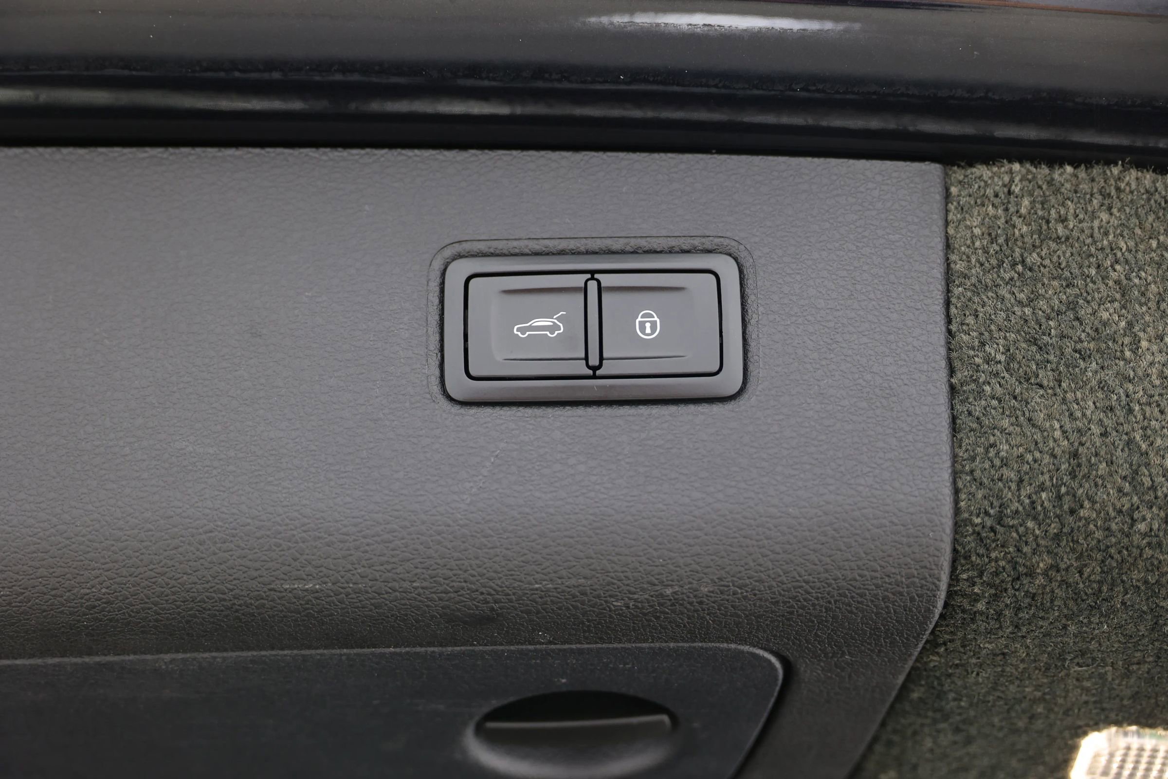 Used 2019 Bentley Bentayga AWD/4WD image 68