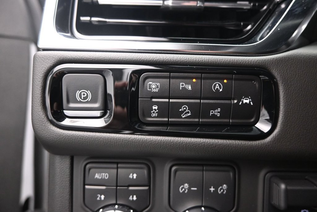 Used 2025 GMC Yukon Elevation w/ Elevation Premium Package AWD/4WD image 44