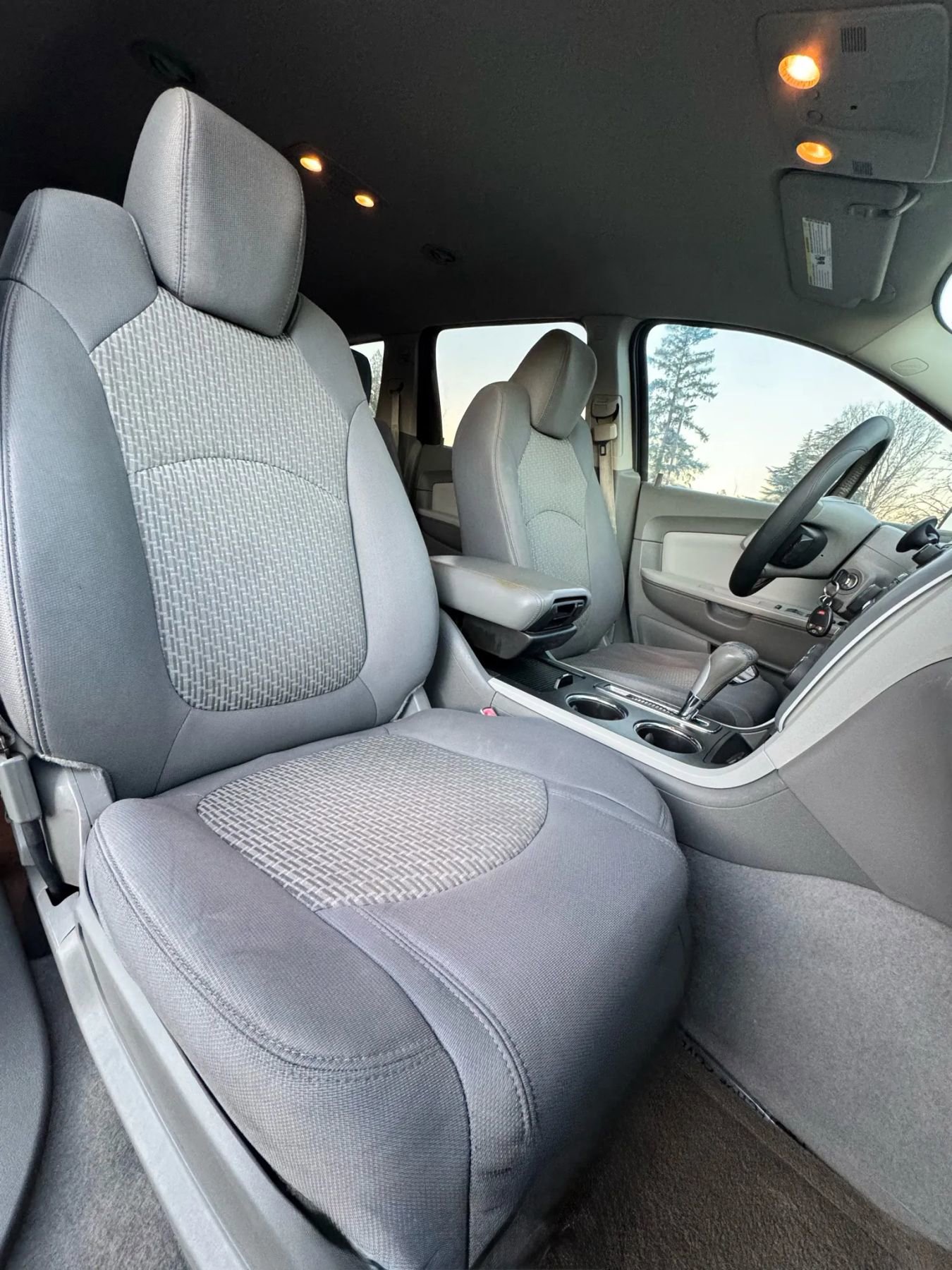 Used 2012 Chevrolet Traverse LT image 11