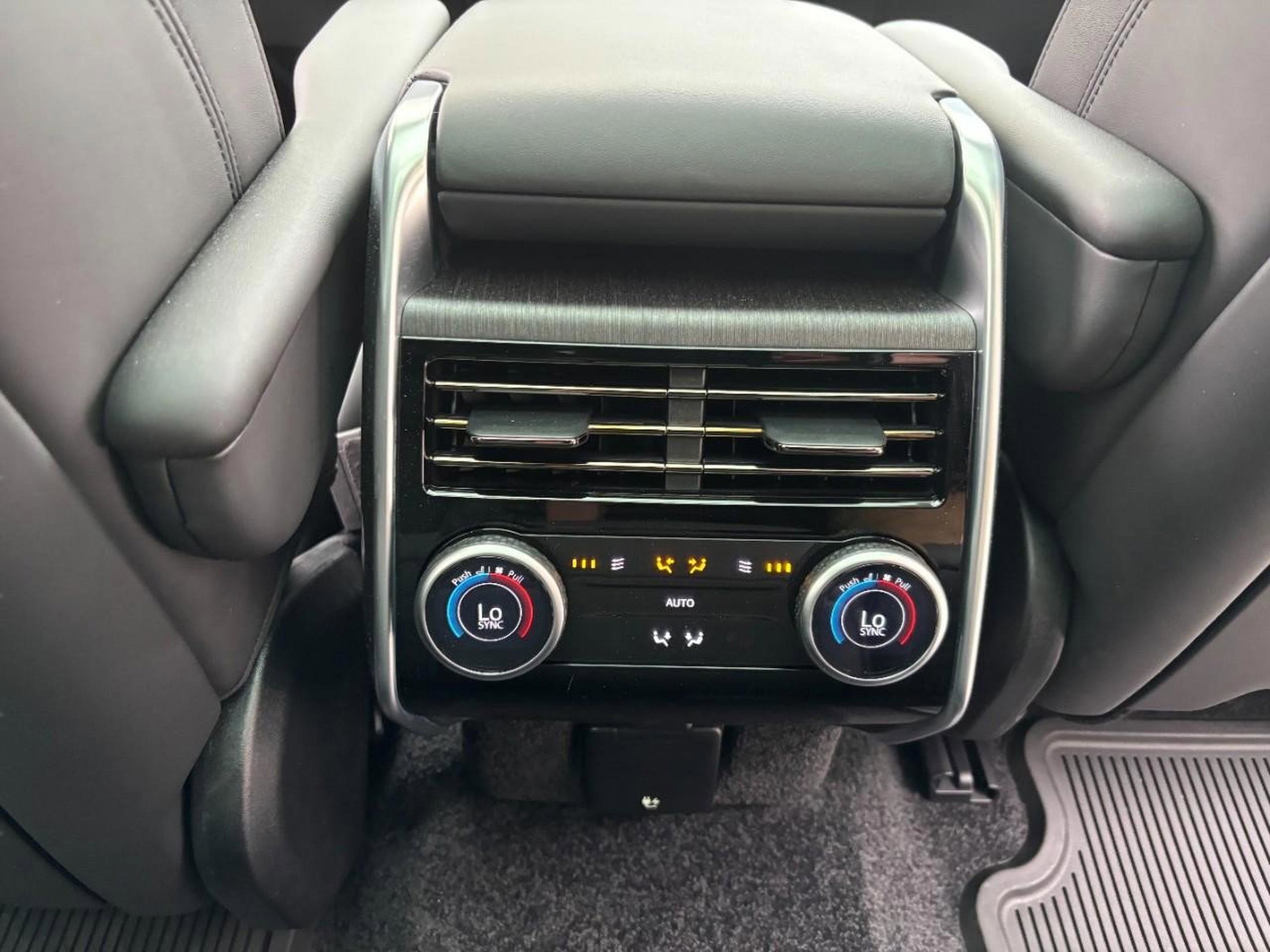 New 2025 Land Rover Range Rover SE image 18