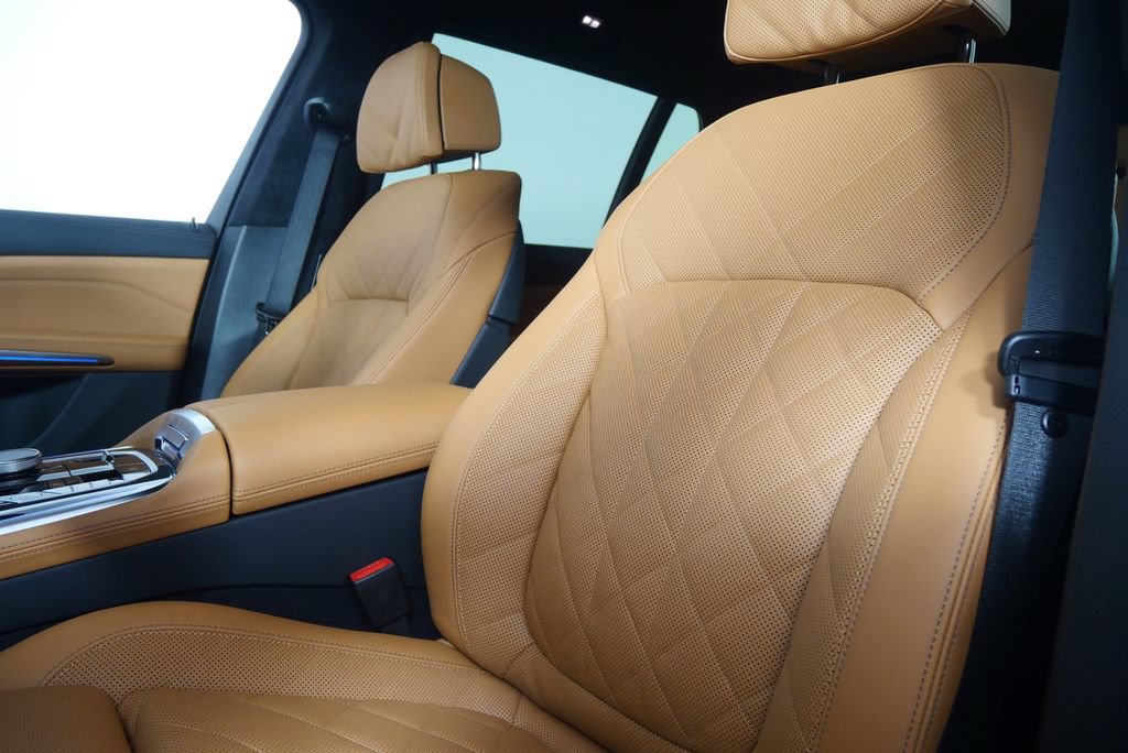New 2026 BMW X7 M60i AWD/4WD image 10