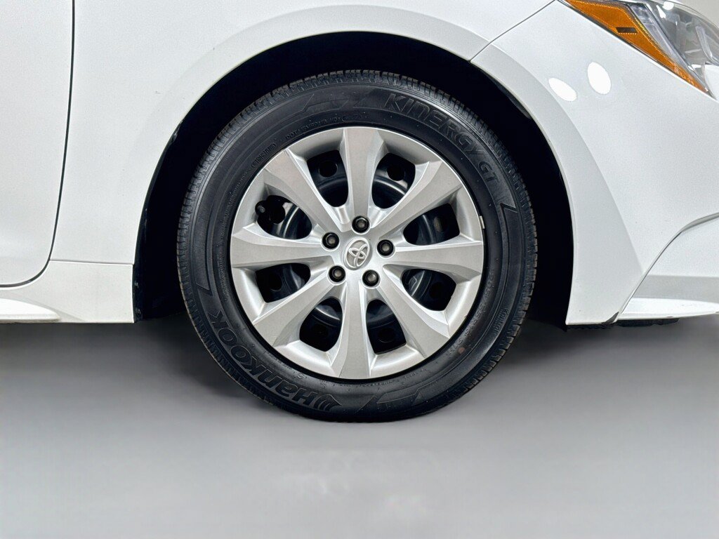 Used 2025 Toyota Corolla LE FWD image 36