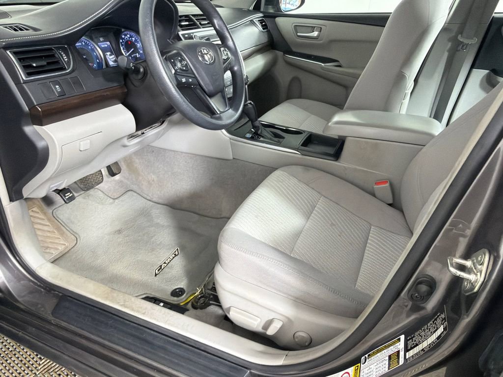 Used 2017 Toyota Camry LE image 9