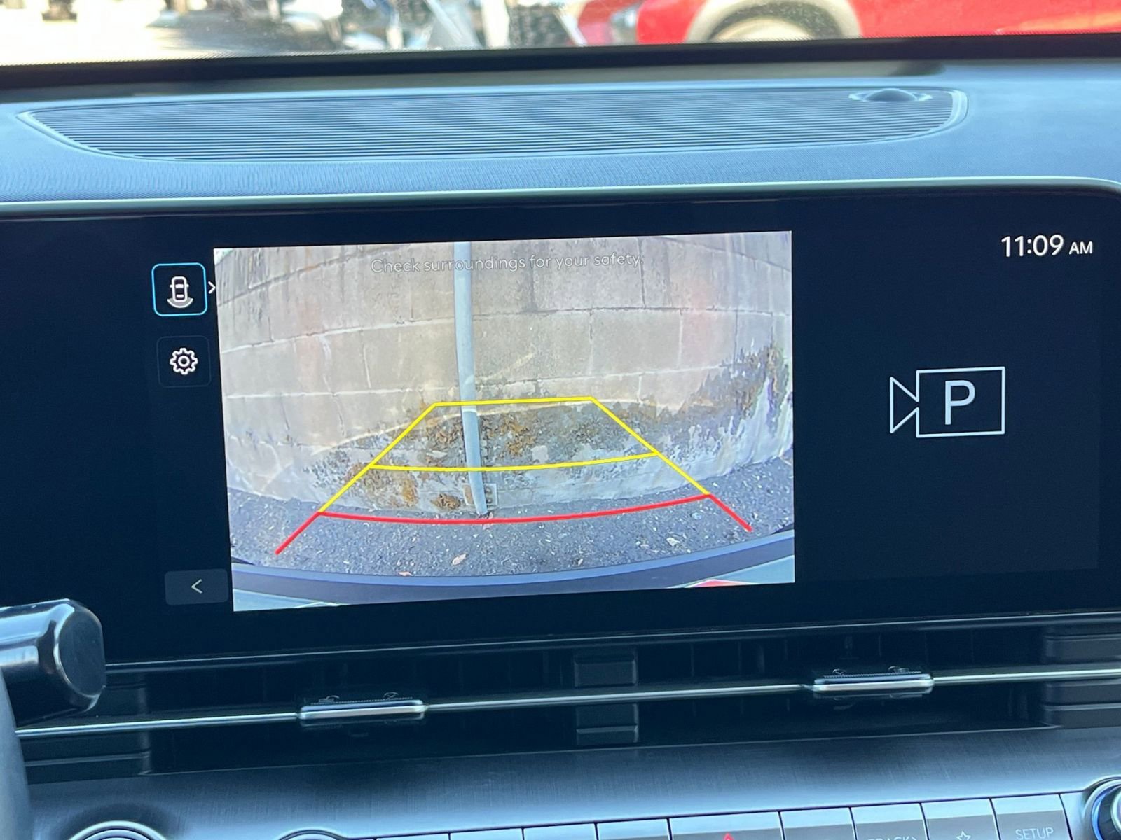 Used 2025 Volkswagen Atlas SE image 17