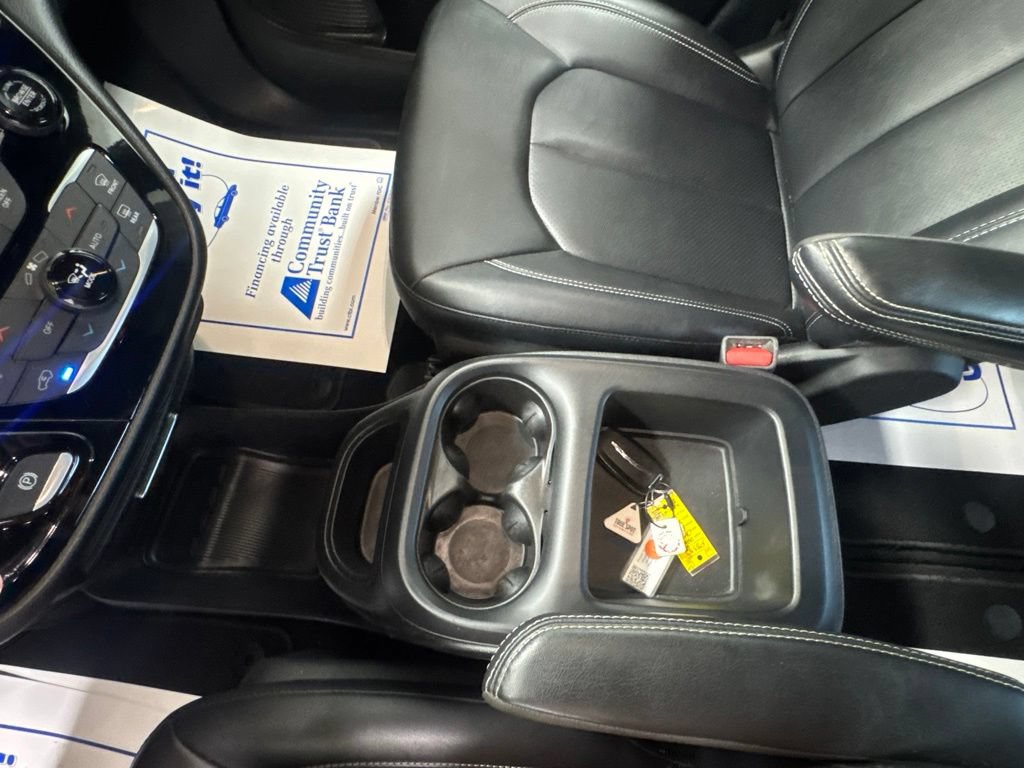 Used 2025 Chrysler Pacifica Select FWD image 21
