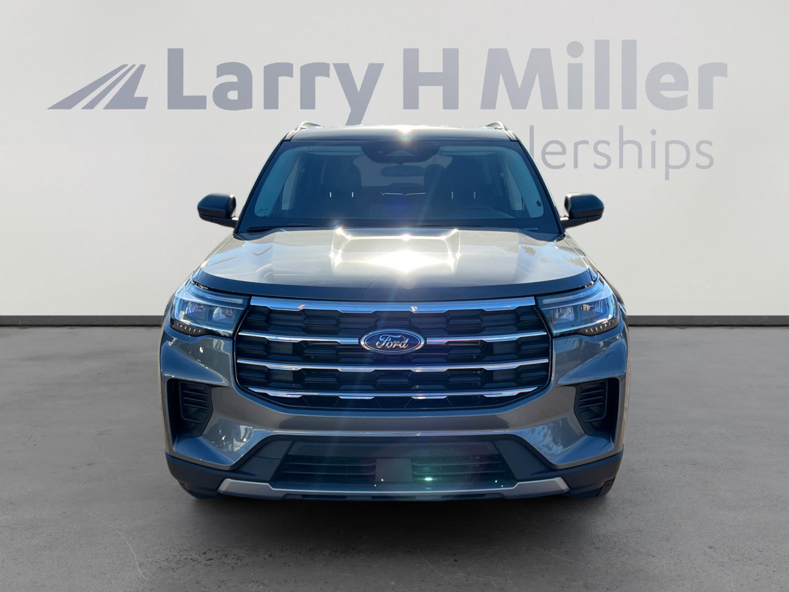 Certified 2025 Ford Explorer Active image 8